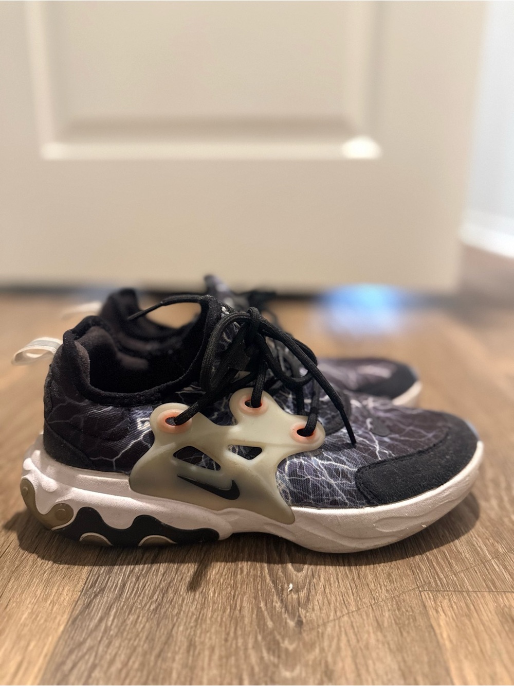Men's Black Athletic Sneakers with Lightning Print